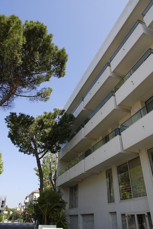 Hotel Luxor Rimini Kültér fotó