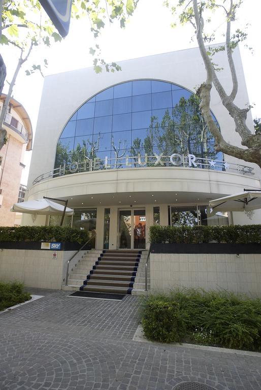 Hotel Luxor Rimini Kültér fotó