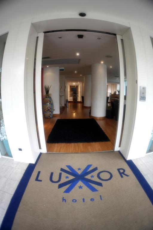 Hotel Luxor Rimini Kültér fotó