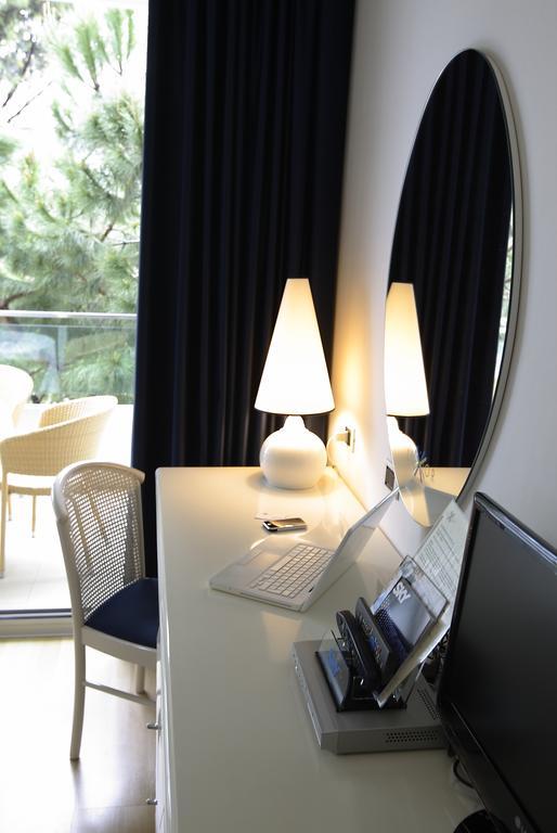Hotel Luxor Rimini Kültér fotó