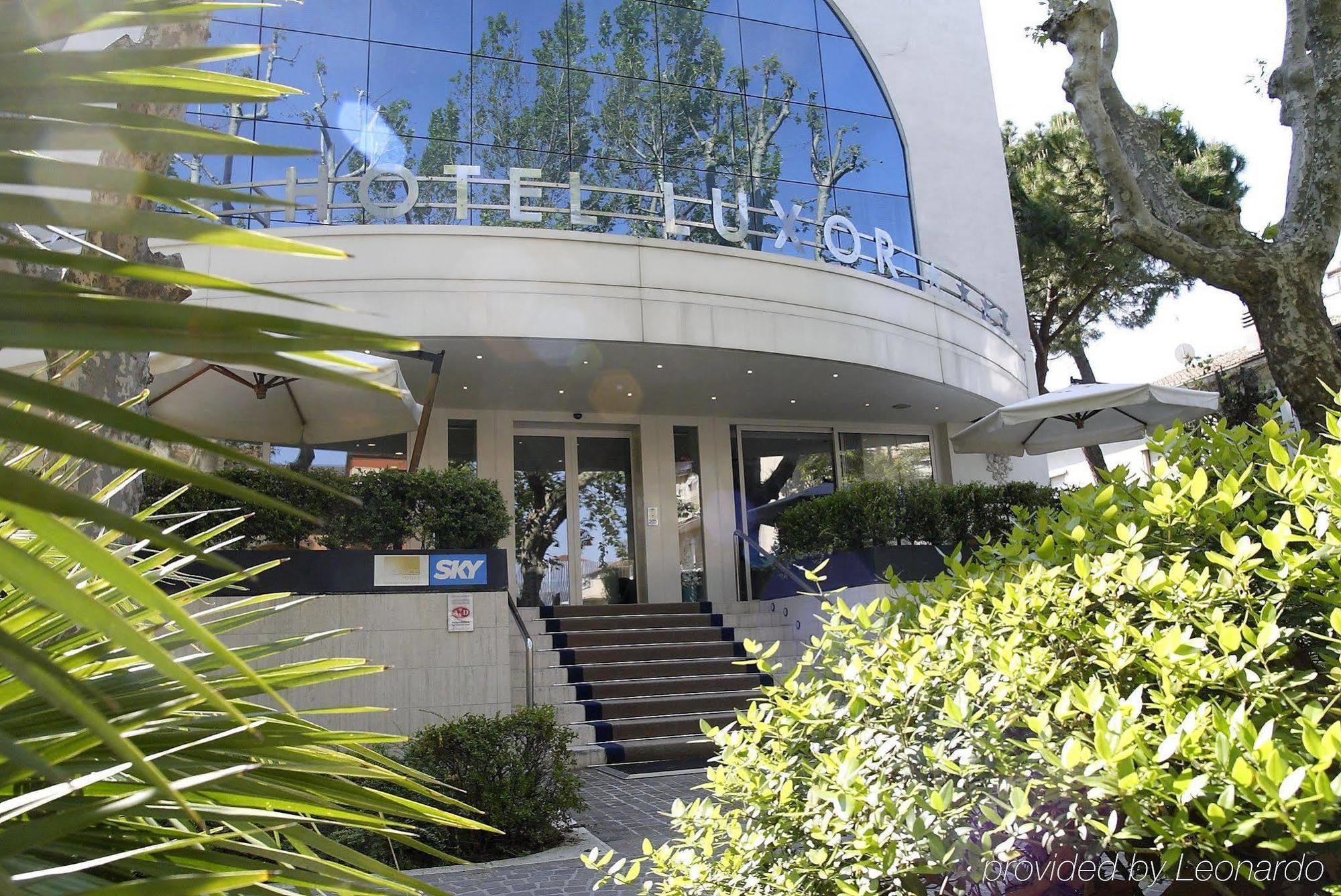 Hotel Luxor Rimini Kültér fotó